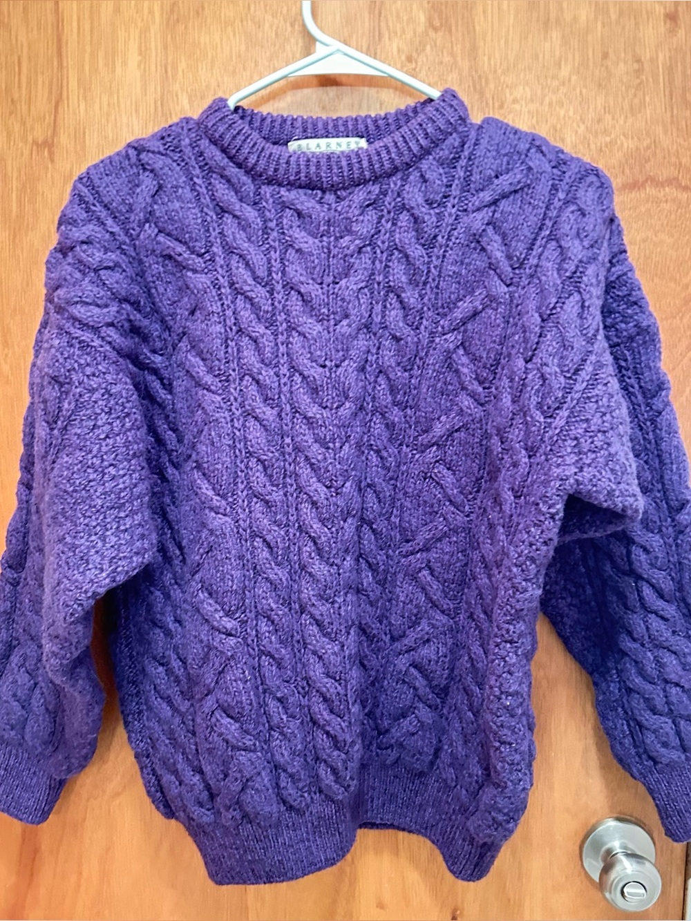 Blarney Woolen Mills Women’s Fisherman Cable Dark Purple wool Sweater LARGE